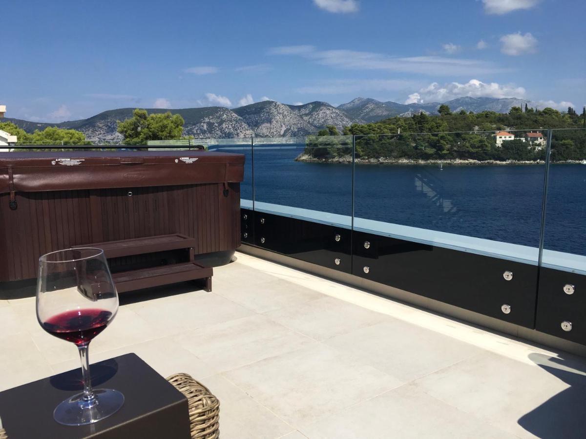 High View-A Seaside Villa With Huge Jacuzzi Racisce Exterior photo